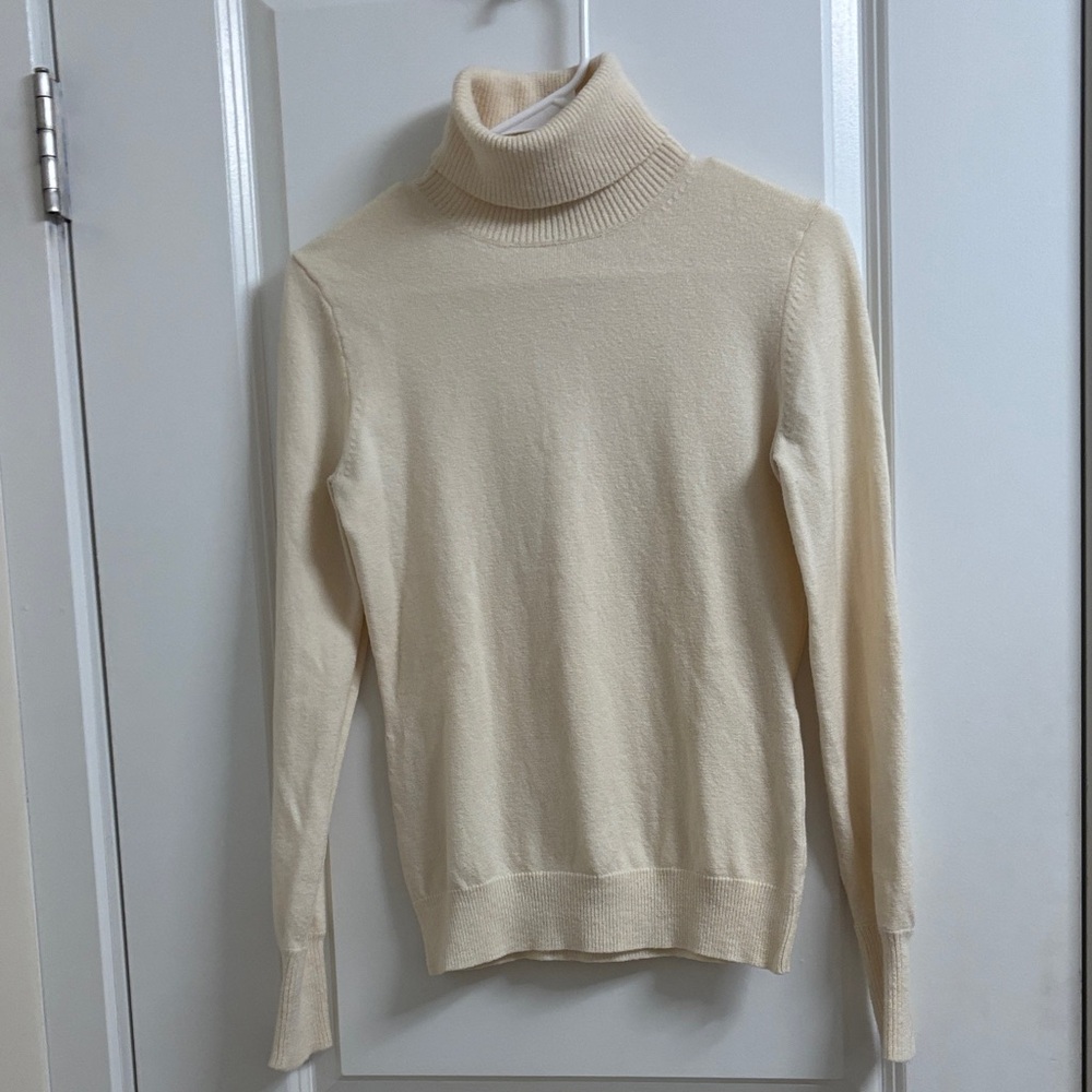 Banana Republic Cream Turtleneck Sweater